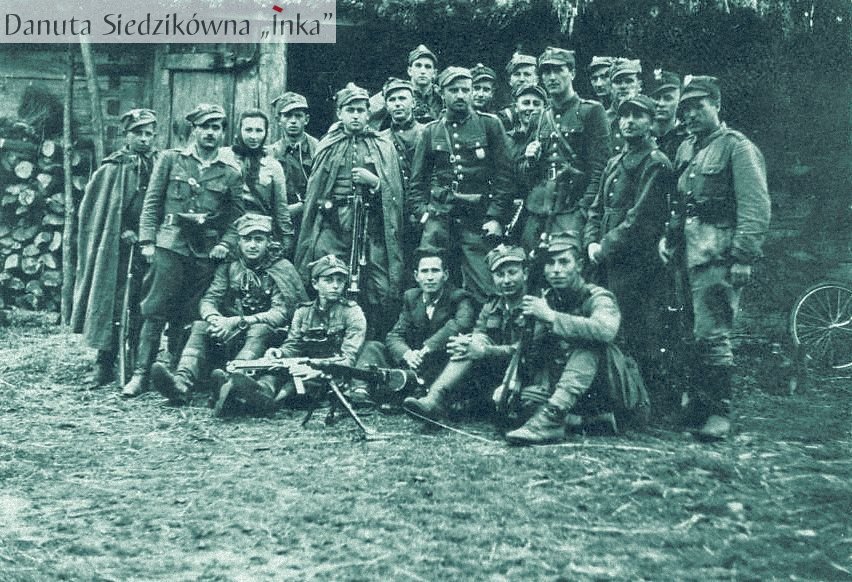 Koncentracja 5. Wileńskiej Brygady AK w gajówce Stoczek. wrzesień 1945 r.