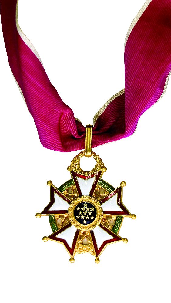 Order Legion of Merit (Legia Zasługi) nadany pośmiertnie gen. L. Okulickiemu 9 sierpnia 1984 r. przez prezydenta Ronalda Reagana ...za szczególnie chwalebną postawę w wykonywaniu służby doniosłej wagi...