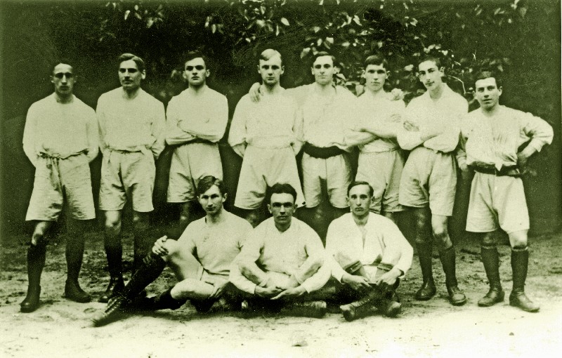 Soccer team in Słupca. Stefan Korboński sitting first from left, 1921
