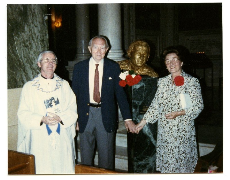 Zofia and Stefan Korboński after a Holy Mass on the 50th anniversary of their marriage