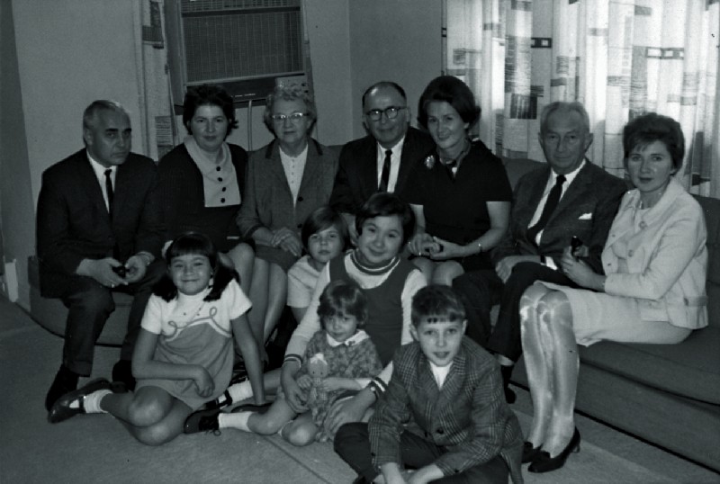 Stefan Korboński with family; sitting from left: Czesław Mackiewicz, Anna Mackiewicz (Maria’s daughter), Maria Pastwa (sister), Stefan Pastwa, Zofia Korbońska, Stefan Korboński, Zofia Yeé (Maria’s second daughter) with children