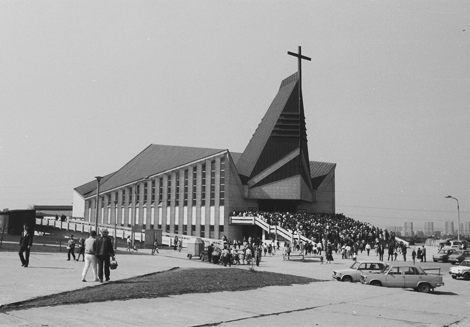 Kościół pw. bł. Maksymiliana Kolbego w Mistrzejowicach, lata 80. XX w.